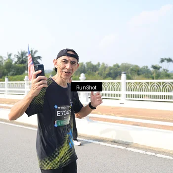 Runner Photo 6933674