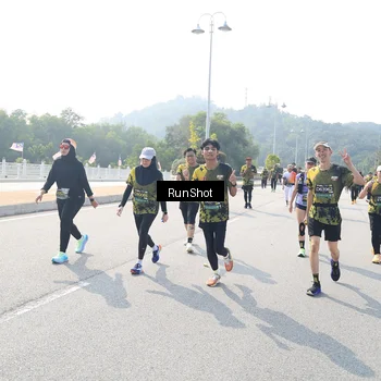 Runner Photo 6933685