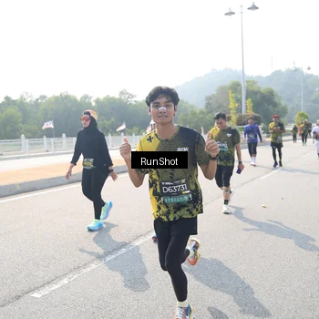 Runner Photo 6933692