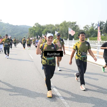 Runner Photo 6933709