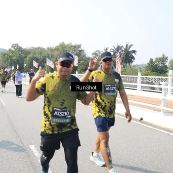 Runner Photo 6933723