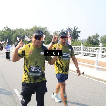 Runner Photo 6933725