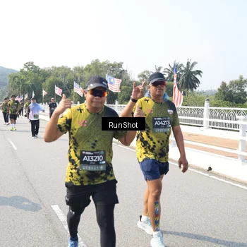 Runner Photo 6933728