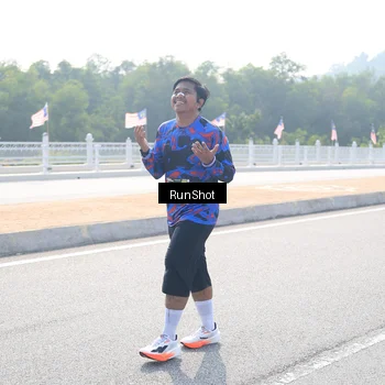 Runner Photo 6933742