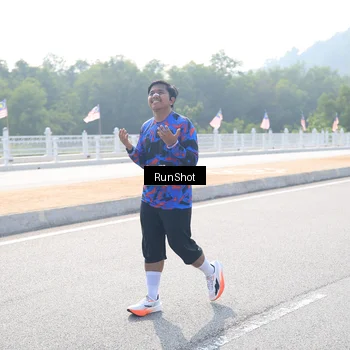Runner Photo 6933744