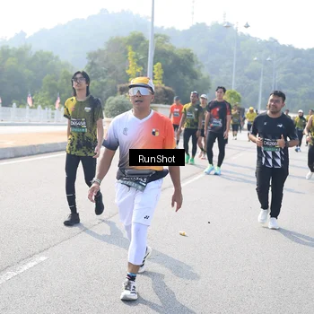 Runner Photo 6933746