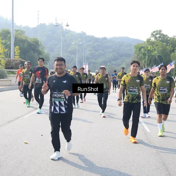 Runner Photo 6933750