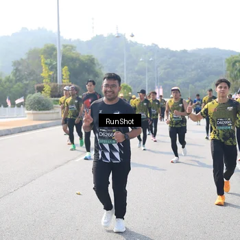 Runner Photo 6933752