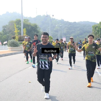 Runner Photo 6933753