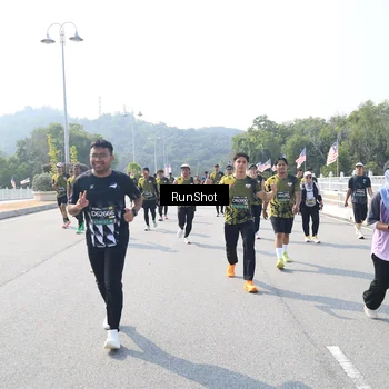Runner Photo 6933754