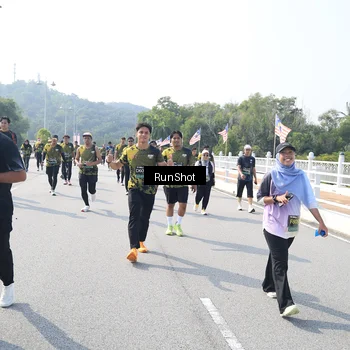 Runner Photo 6933756