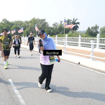 Runner Photo 6933763