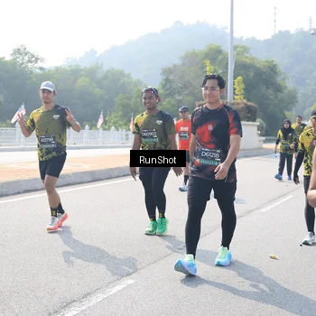 Runner Photo 6933773