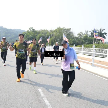 Runner Photo 6933776