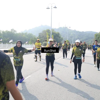 Runner Photo 6933824