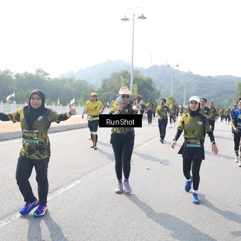 Runner Photo 6933825
