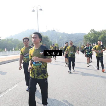 Runner Photo 6933857