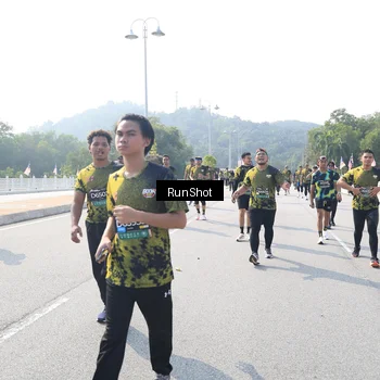 Runner Photo 6933859