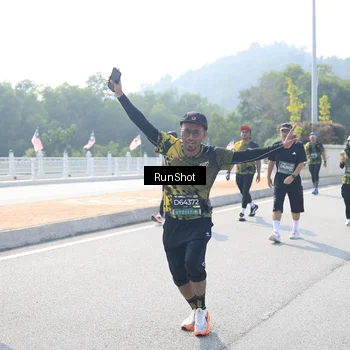 Runner Photo 6933955
