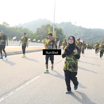 Runner Photo 6934003