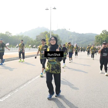 Runner Photo 6934004
