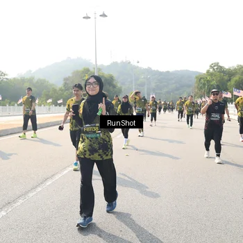Runner Photo 6934010