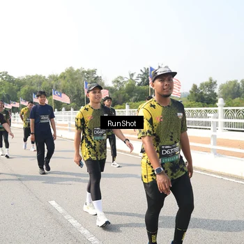 Runner Photo 6934011