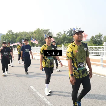 Runner Photo 6934012