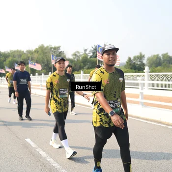 Runner Photo 6934013