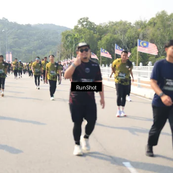 Runner Photo 6934020