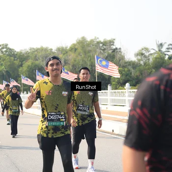 Runner Photo 6934042