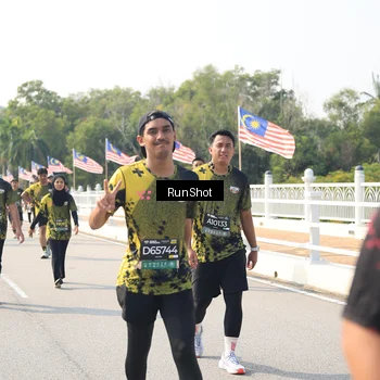 Runner Photo 6934045