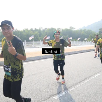 Runner Photo 6934090