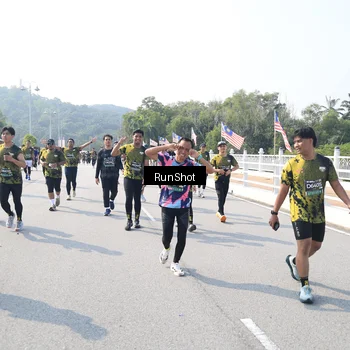 Runner Photo 6934100