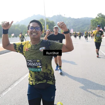 Runner Photo 6934143