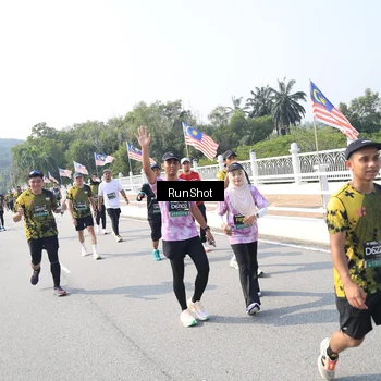 Runner Photo 6934153