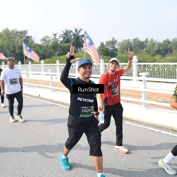 Runner Photo 6934171