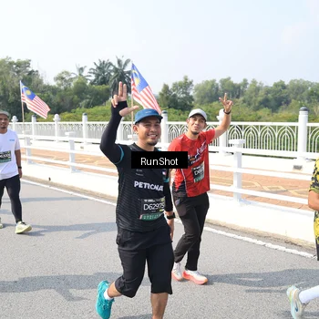 Runner Photo 6934173