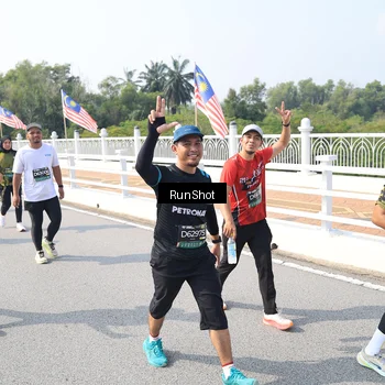Runner Photo 6934175