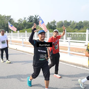 Runner Photo 6934181
