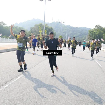Runner Photo 6934184