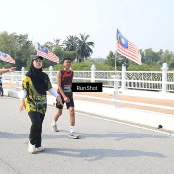 Runner Photo 6934302