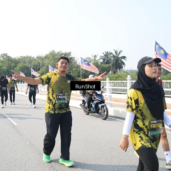 Runner Photo 6934309