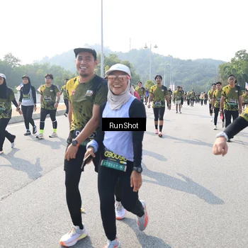 Runner Photo 6934360