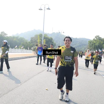 Runner Photo 6934459