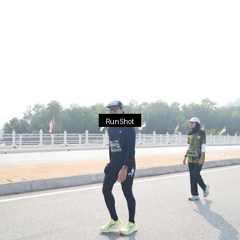Runner Photo 6934474