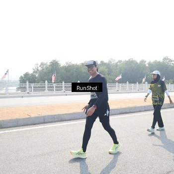 Runner Photo 6934476