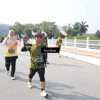 Runner Photo 6934493