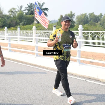 Runner Photo 6934646