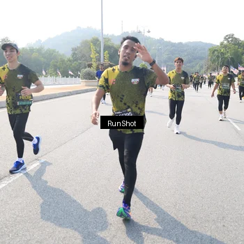 Runner Photo 6934669